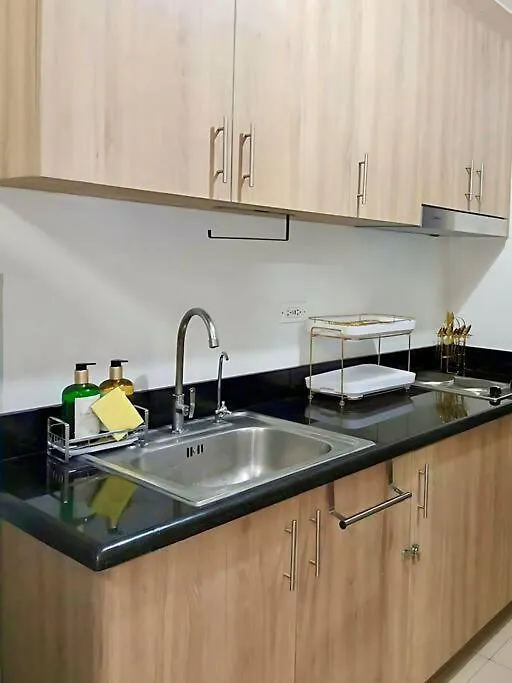 2 Condos, 5 Beds, 2 Cr @ Shore2 Moa Manila Apartment