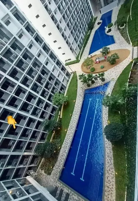 2 Condos, 5 Beds, 2 Cr @ Shore2 Moa Manila Apartment