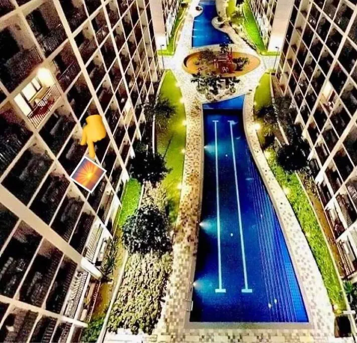 2 Condos, 5 Beds, 2 Cr @ Shore2 Moa Manila