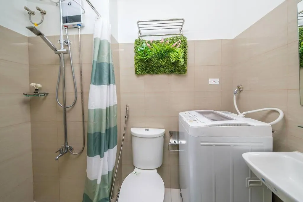 2 Condos, 5 Beds, 2 Cr @ Shore2 Moa Manila Filipíny