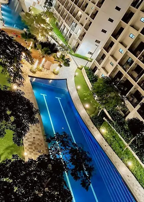 2 Condos, 5 Beds, 2 Cr @ Shore2 Moa Manila 0*,
